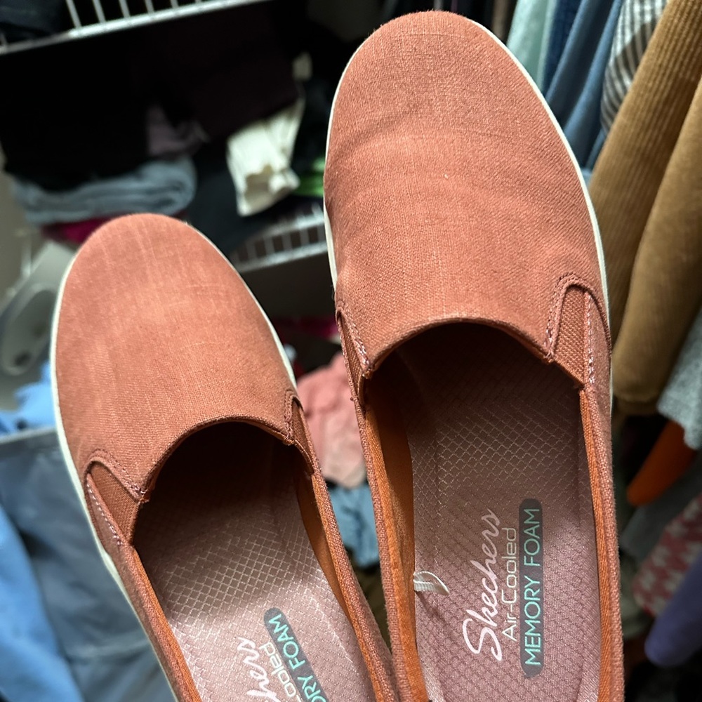 Sketchers shoes